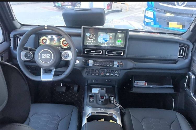 Used 212 T01 2024 2.0T Mechanic