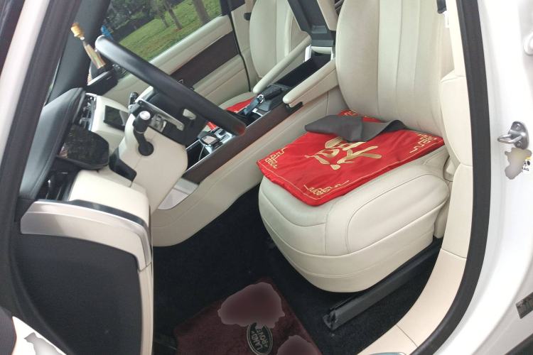 Used Land Rover Range 2023 3.0 L6 400 PS Prestige Seven-Seater Extended Version
