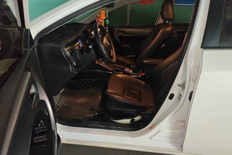 Used Toyota Levin 2016 Dual-Engine 1.8H GS E-CVT Elite Model with Sunroof Driver Seat