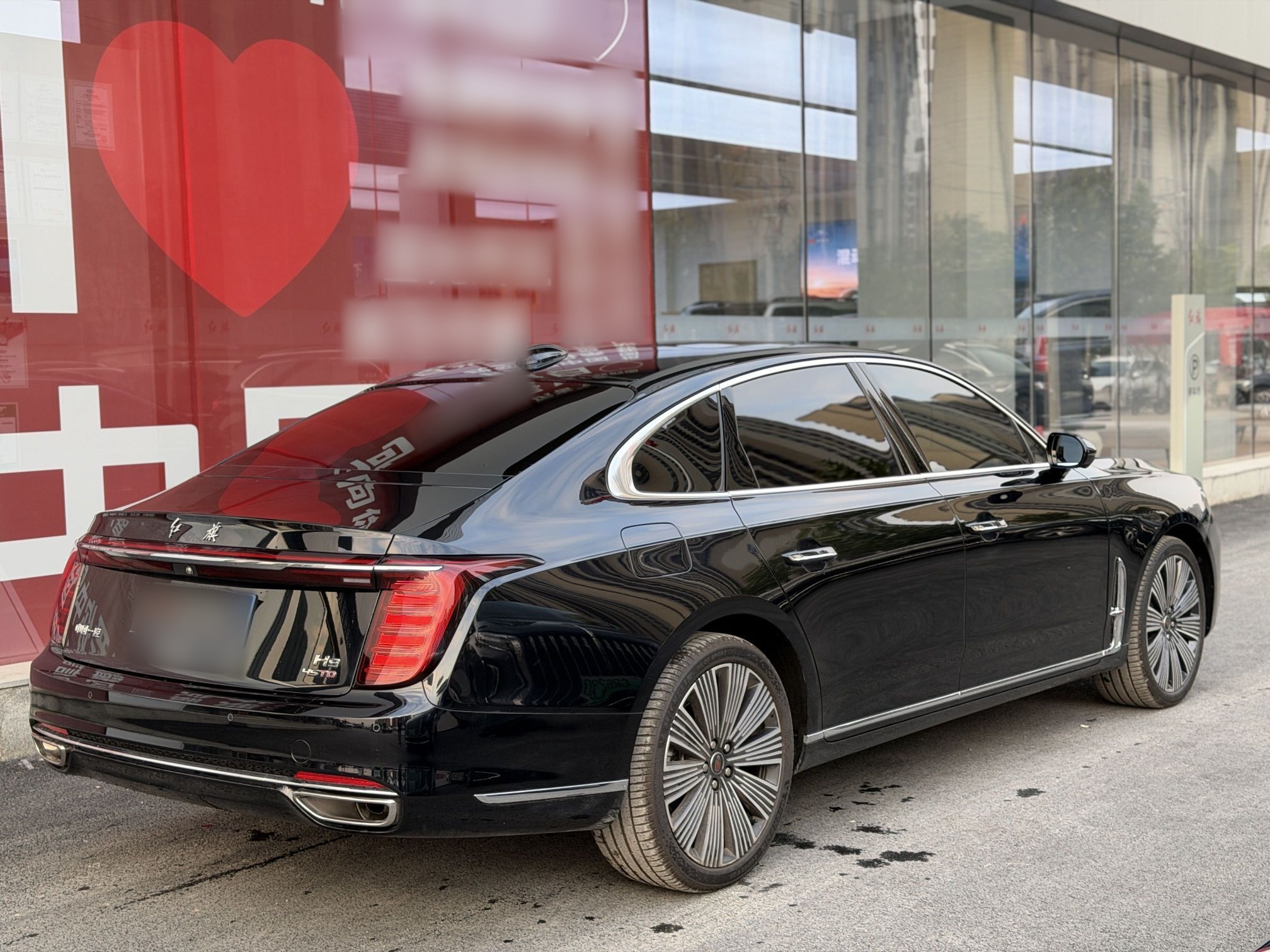 Hongqi H9 2025 Model Facelifted 2.0T Two-Wheel Drive Flag-Style Luxury Business Edition, 5 Seats - Chinese Trim Xiang — снимка 14