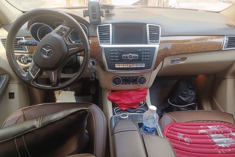 Used Mercedes-Benz M-Class 2012 ML 350 Sport Edition Center Console