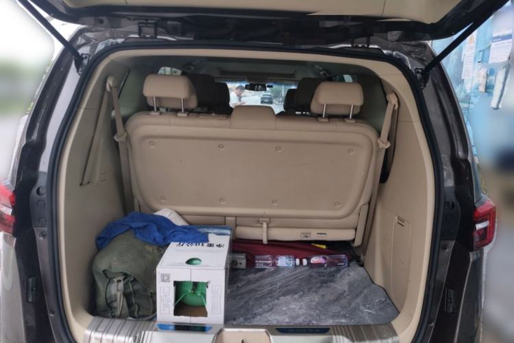 Used Buick GL8 2023 Facelifted Land Cruiser Executive Luxury Version
