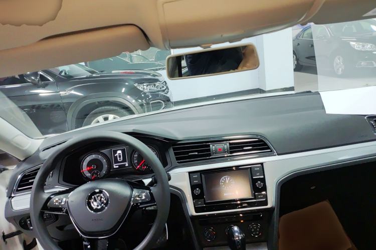 Used Volkswagen Lamando 2019 230TSI DSG Fashion Edition China VI
