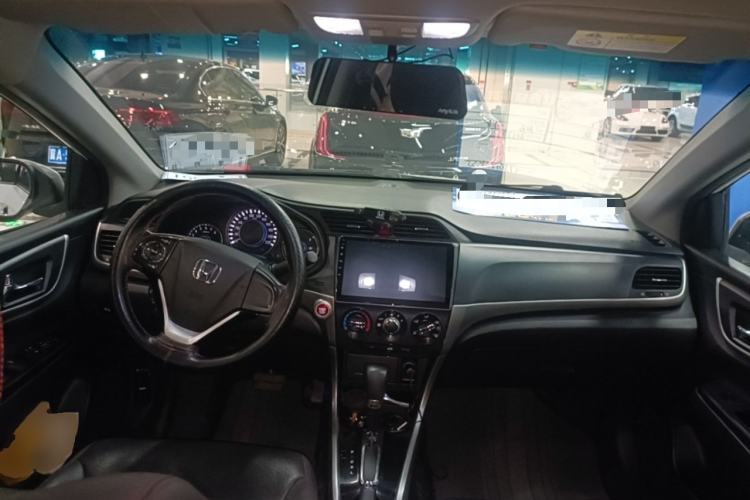 Used Honda Crider 2016 1.8L CVT Luxury Edition Center Console