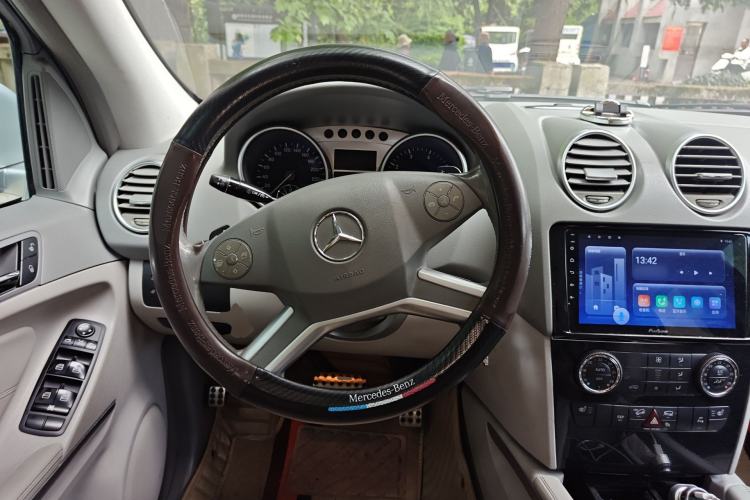 Used Mercedes-Benz M-Class 2010 ML 300 4MATIC Steering Wheel