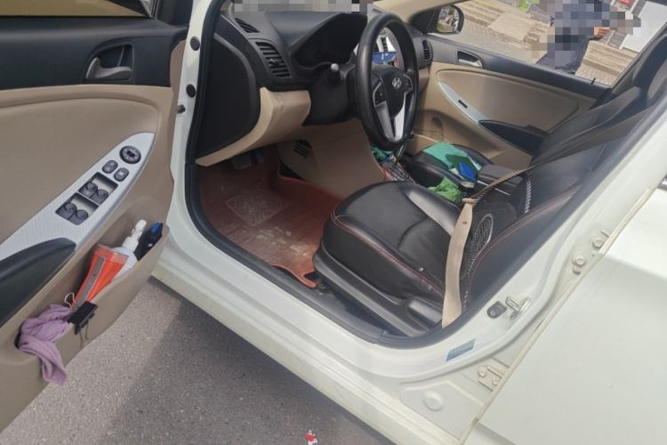 Used Hyundai Verna (older generation) 2016 1.4L Automatic Smart GLS Driver Seat