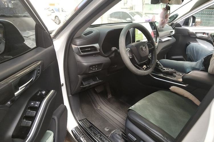 Used Toyota Highlander 2022 Dual-Engine 2.5L Four-Wheel Drive Supreme Edition 7-Seater Driver Seat