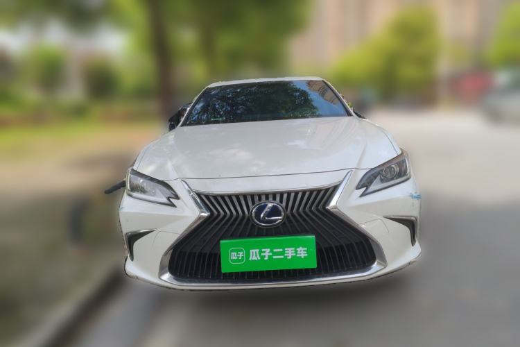 Used Lexus ES 2020 300h Premier Edition