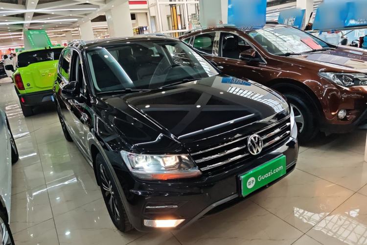 Used Volkswagen Tiguan L 2019 Updated Version 330TSI Automatic Two-Wheel Drive Panoramic Comfort Edition China VI Standard Front Right 45 Deg