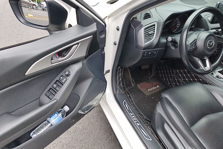 Used Mazda 3 Axela 2017 Sedan 1.5L Automatic Comfort Model Emission Standard China V Driver Seat