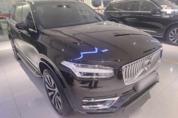 Used Volvo XC90 2024 B6 Zhiyi Luxury 7-Seater Front Right 45 Deg