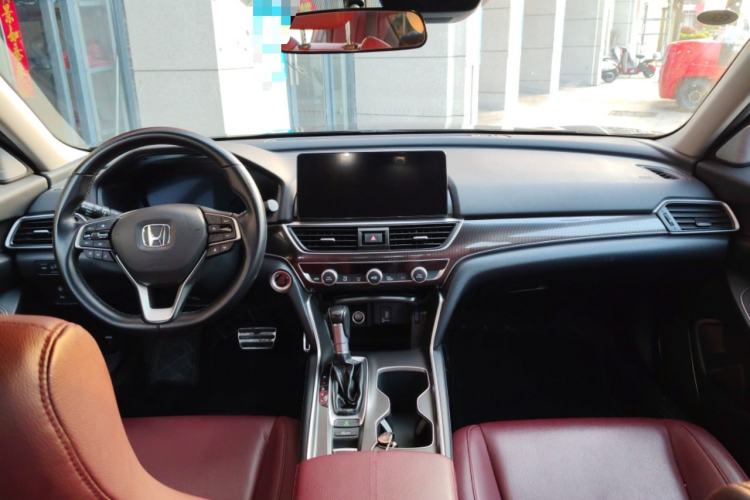 Used Honda Accord 2022 260TURBO Phantom Night · Prestige Edition Center Console