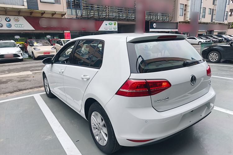 Used Volkswagen Golf 2016 1.6L Automatic Fashion Model Rear Left 45 Deg