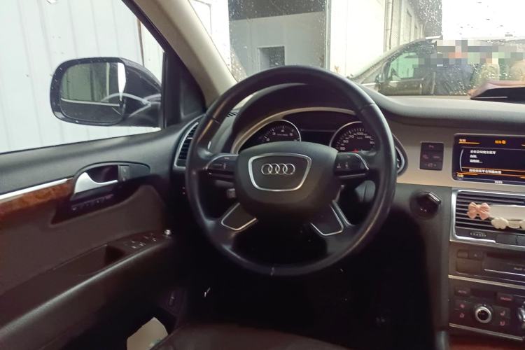 Used Audi Q7 2014 35 TFSI Sport Edition Steering Wheel