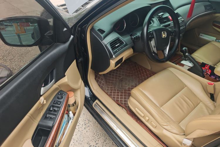 Used Honda Accord 2012 2.0L SE
