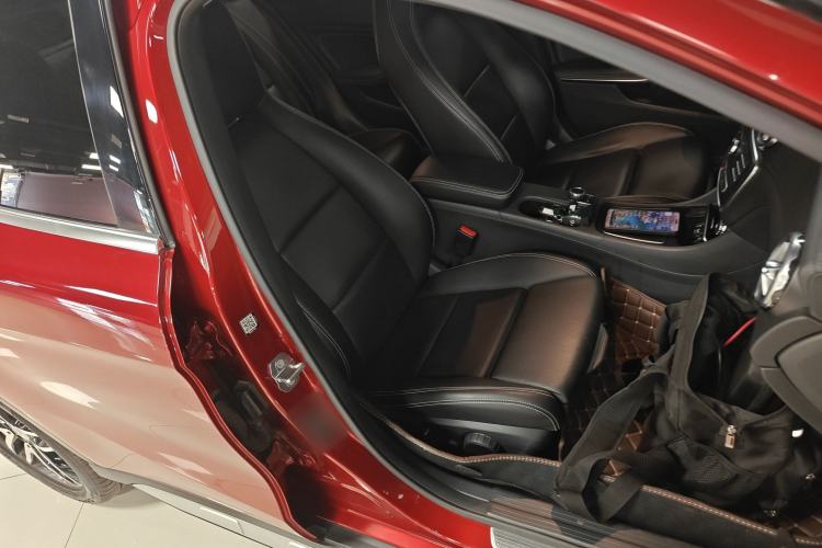 Used Mercedes-Benz GLA 2018 GLA 200 Fashion Model Right Front Seat