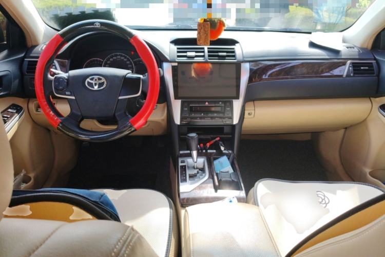 Used Toyota Camry 2015 2.0E Elite Edition Center Console