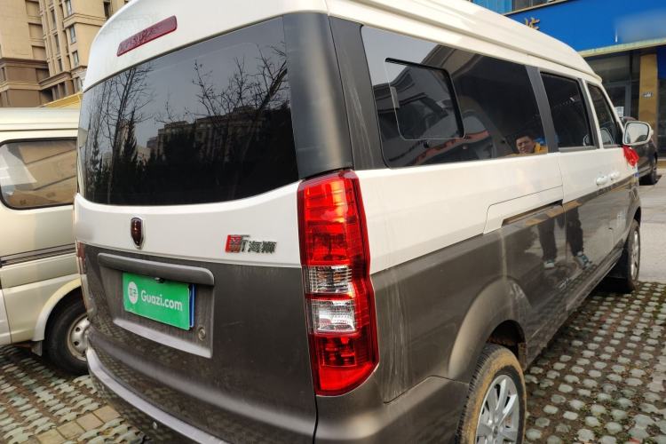 Used Jinbei New Hiace X30L 2024 Wealth Edition Passenger Vehicle 5/6/7 Seater