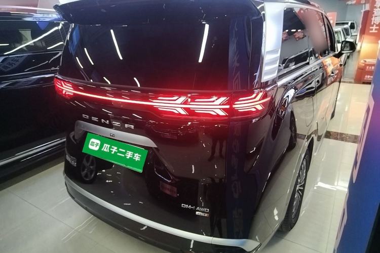 Used Denza D9 2025 DM-i Intelligent Drive 1020 Four-Wheel Drive Flagship Model