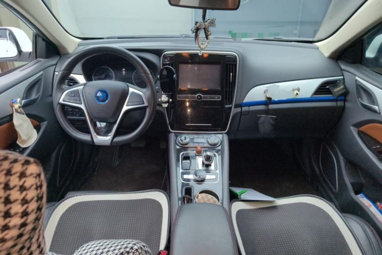 Used BYD Qin New Energy 2017 Qin 1.5T 100 Center Console