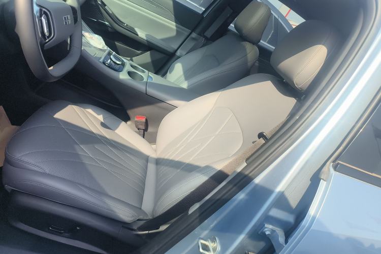 Used Geely Galaxy L6 2025 EM-i 140km Starship Edition
