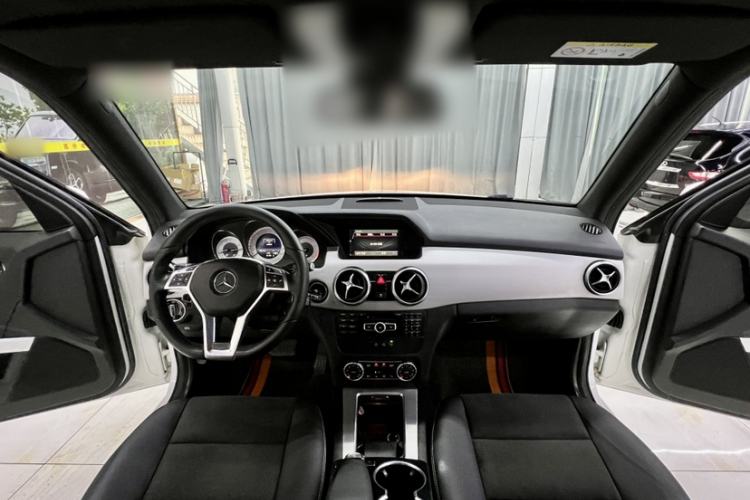 Used Mercedes-Benz GLK-Class 2014 GLK 200 Standard Model Interior 2