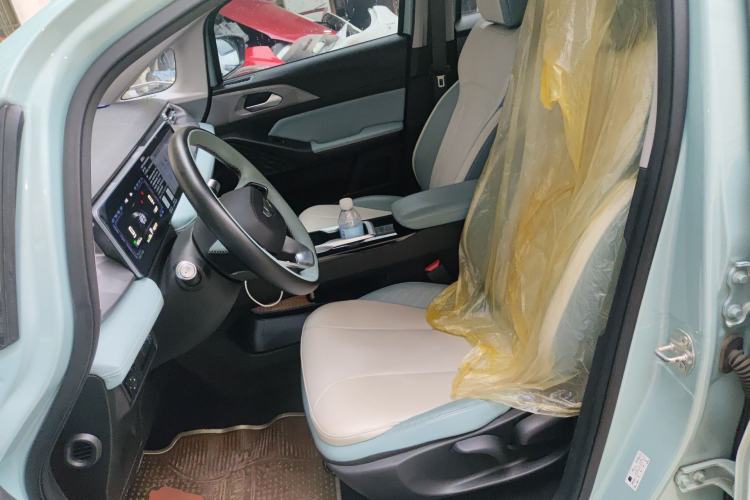 Used Geometry E Firefly 2024 401 km Fluorescent