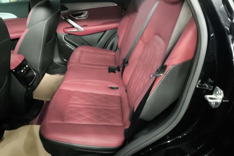 Used JETOUR X70 PRO 2024 1.5T DCT Peanut Edition 7-Seater
