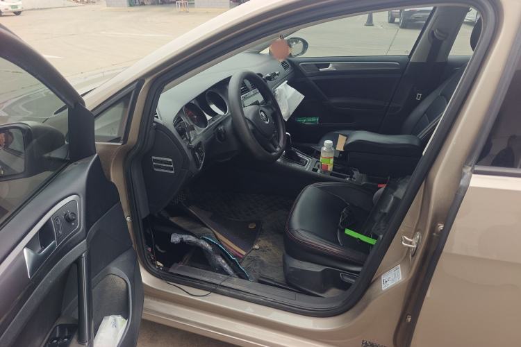 Used Volkswagen Golf 2016 1.6L Automatic Fashion Model