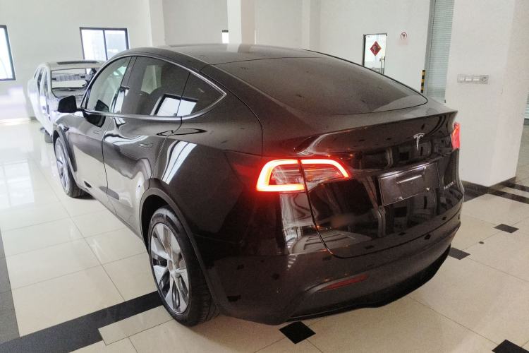Used Tesla Model Y 2022 Long-Range All-Wheel-Drive Version
