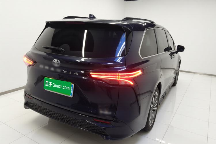 Used Toyota Granvia 2023 2.5L Hybrid Flagship VIP Edition Rear Right 45 Deg