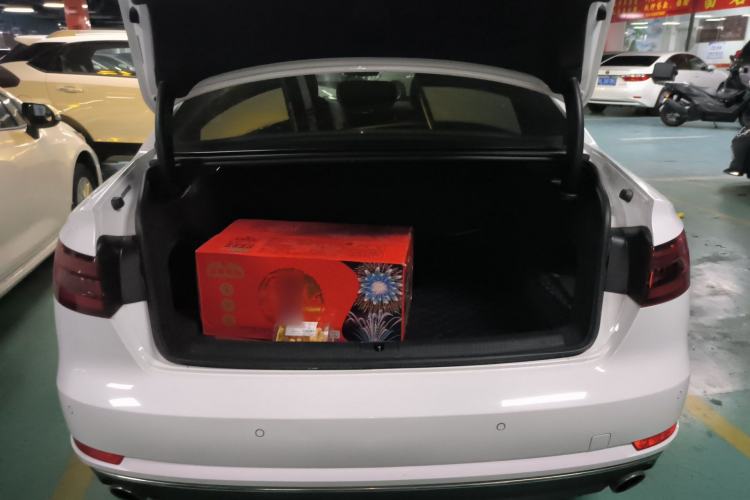 Used Audi A4L 2018 30th Anniversary Edition 40 TFSI Trendy Model Trunk