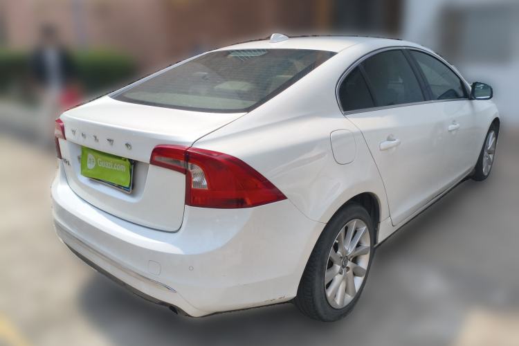 Used Volvo S60 2014 S60L 2.0T Zhiyuan Edition
