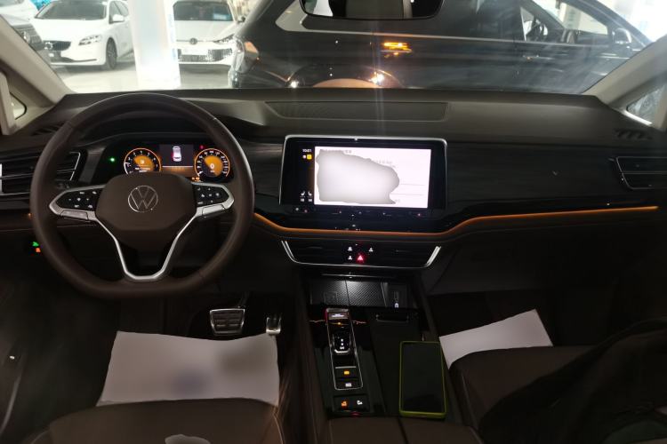 Used Volkswagen Viloran 2024 380TSI Premium Edition Center Console