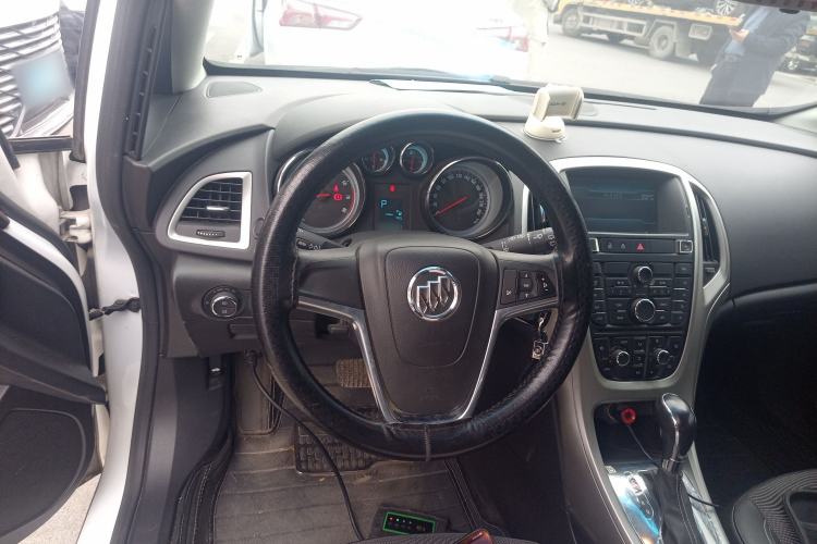 Used Buick GT 2014 XT 1.6L Automatic Fashion Edition Steering Wheel
