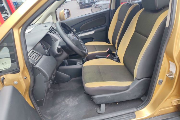 Used Venucia R50X 2013 1.6L Manual Model