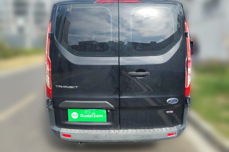 Used Ford Transit 2020 2.0T Diesel Multi-Function Commercial Vehicle Mid-Chassis Low-Roof Design with Dual Rear Doors Meeting China VI Emission Standards