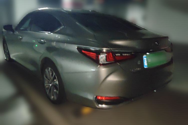 Used Lexus ES 2023 200 Excellence Edition Rear Left 45 Deg