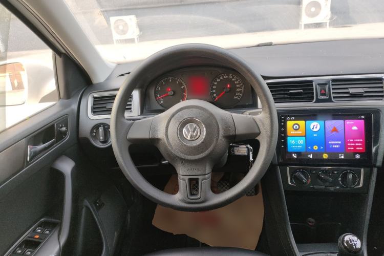 Used Volkswagen Santana 2015 1.6L Manual Comfort Edition
