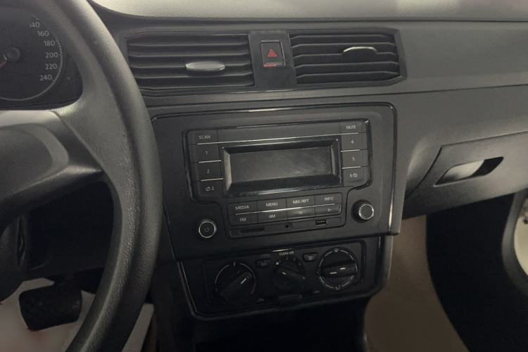 Used Volkswagen Santana 2021 1.5L Automatic Fashion Edition Audio And AC Panel