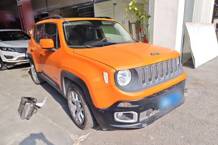 Used Jeep Renegade 2017 180T Automatic High-Energy Version Front Right 45 Deg