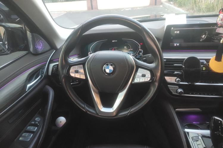 Used BMW 5 Series New Energy 2020 Mileage Upgrade Version 530Le Luxury Package Steering Wheel