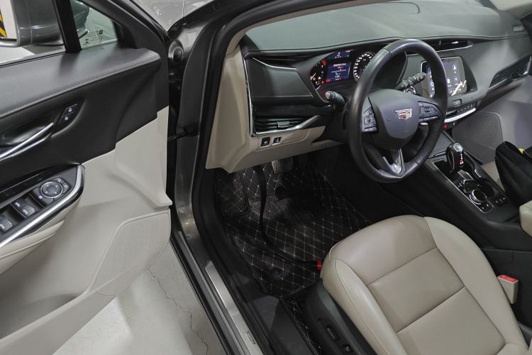 Used Cadillac XT4 2018 28T Two-Wheel-Drive Luxury Model
