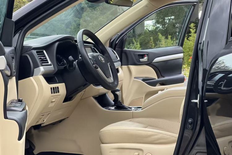 Used Toyota Highlander 2018 2.0T Four-Wheel Drive Luxury Version 7 Seats China VI Standard
