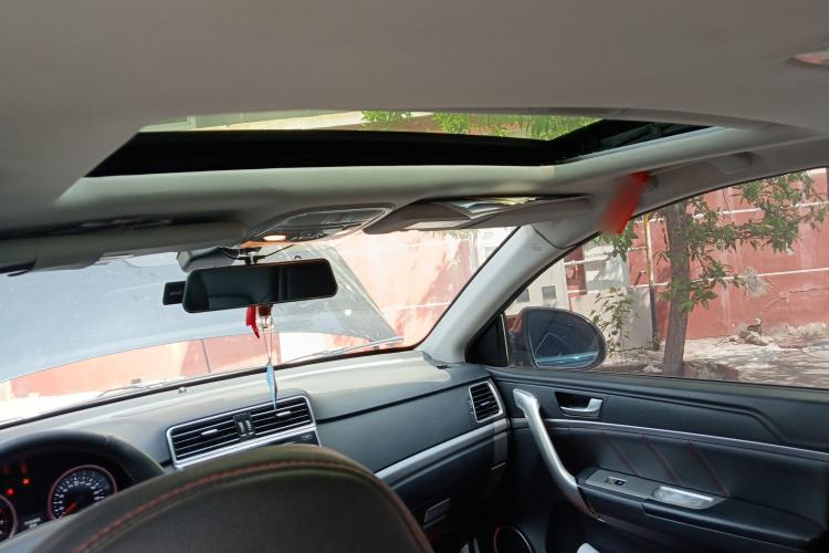 Used Haval H6 2016 Upgraded Model 1.5T Automatic Two-Wheel Drive Elite Version Headliner