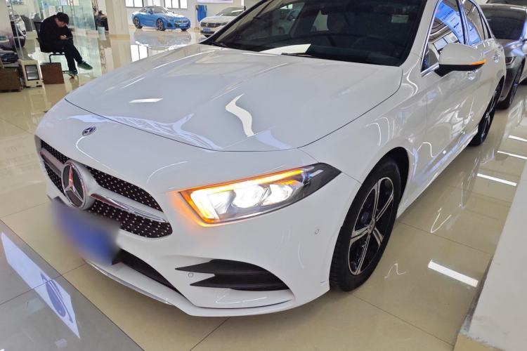 Used Mercedes-Benz A-Class 2022 Revised Version A 200 L Sport Sedan Fashionable Style