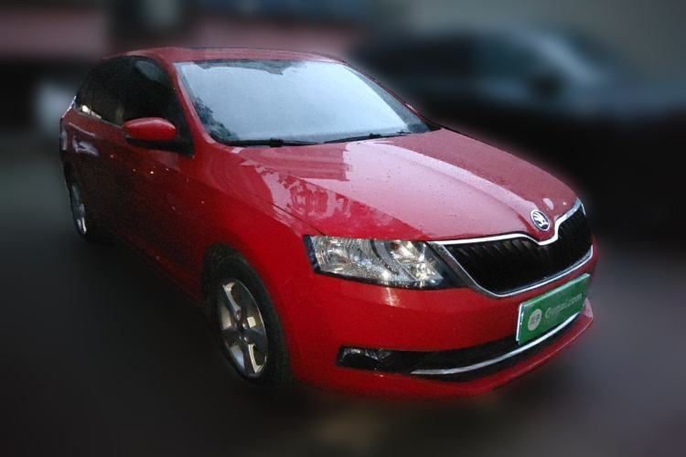 Used Skoda Rapid Spaceback 2018 1.6L Automatic Comfort Edition Front Right 45 Deg