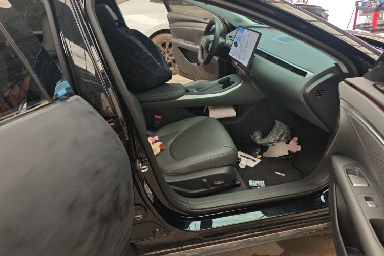 Used XPeng MONA M03 2024 620 with Ultra-Long Range Right Front Seat