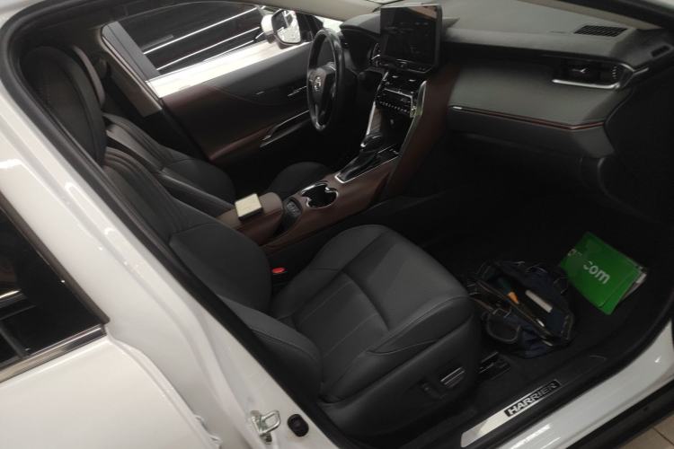 Used Toyota Harrier 2023 2.0L CVT Two-Wheel Drive Deluxe Edition