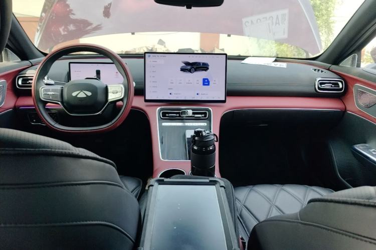 Used Chery Fulwin A9L 2025 Model, Four-Wheel Drive High-Energy Peak Edition Center Console